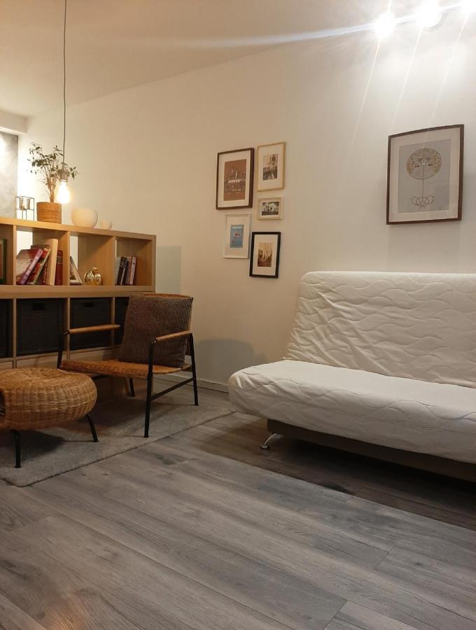 New! Cozy Apartment With Free Guarded Parking Ryga Zewnętrze zdjęcie