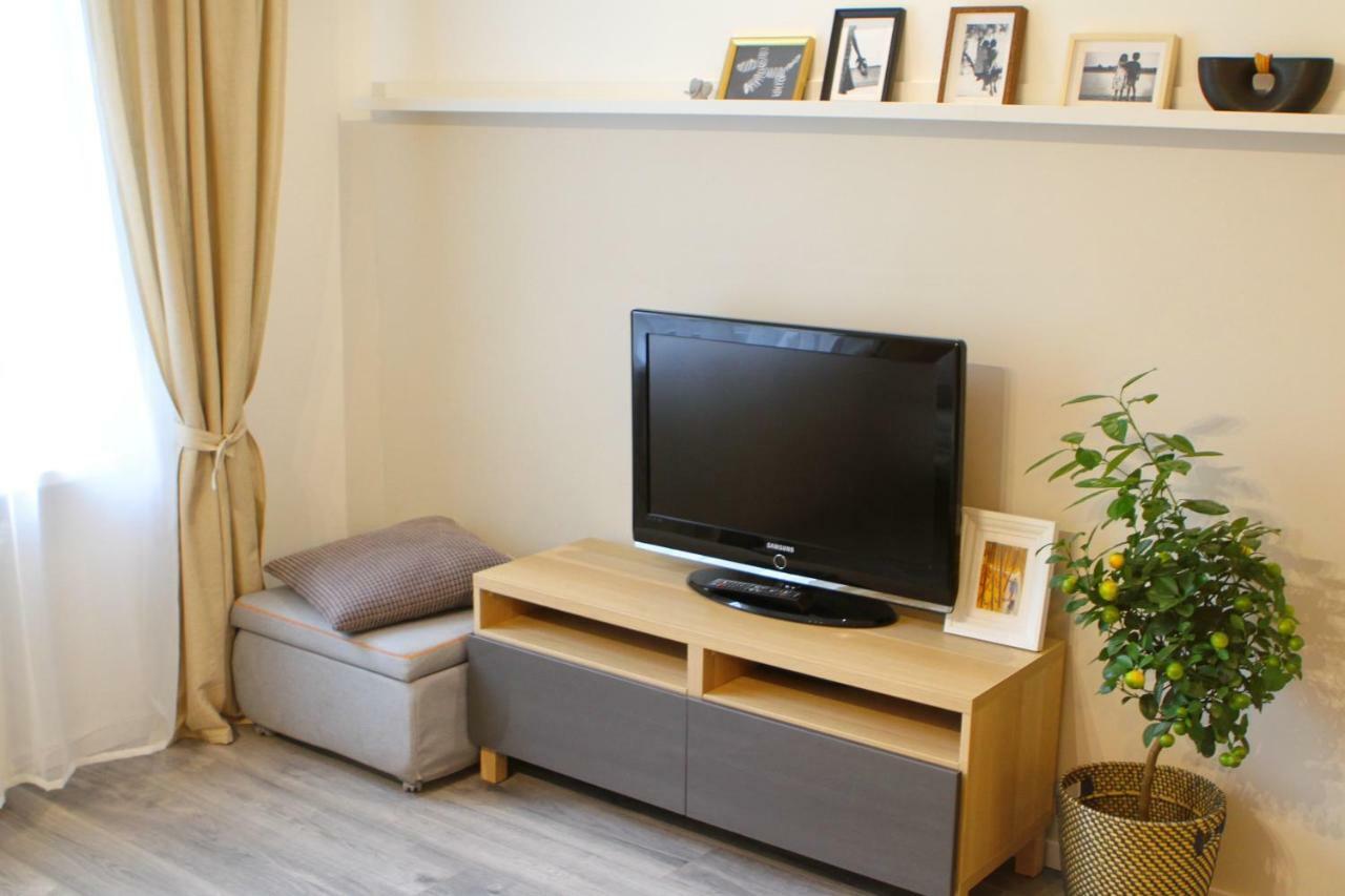 New! Cozy Apartment With Free Guarded Parking Ryga Zewnętrze zdjęcie